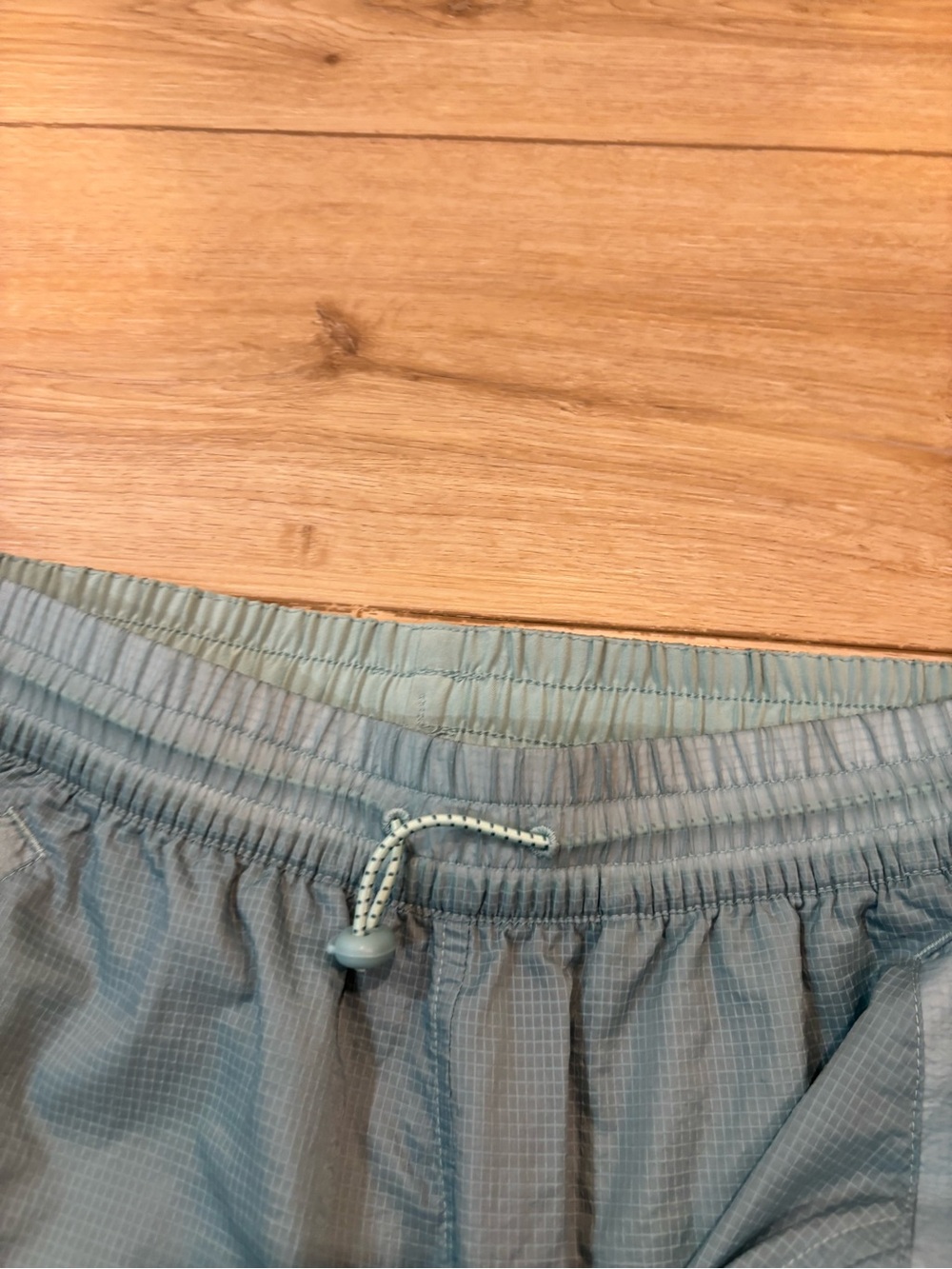 Outdoor Voices Windbreaker Cargo / Utility Shorts in teal green Sz M medium - Picture 3 of 8